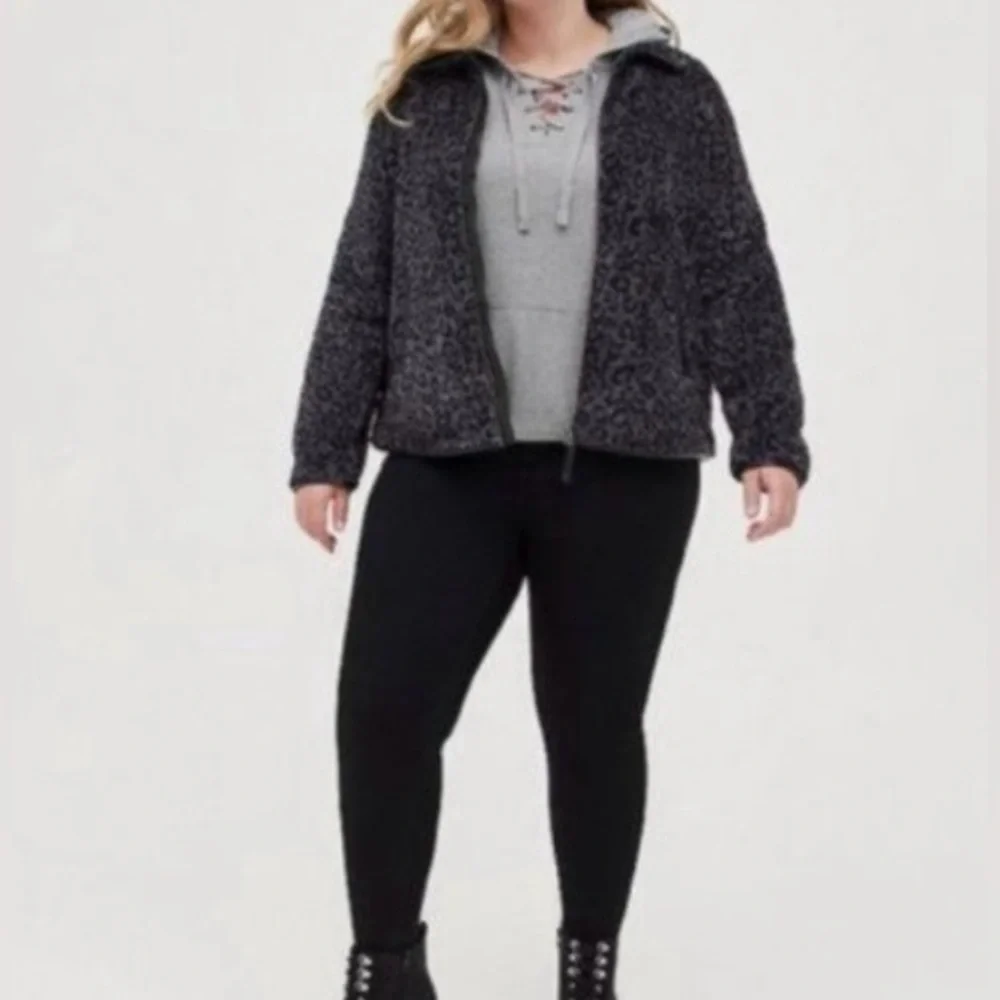 torrid Faux Fur Leopard Print Coat Bomber Jacket Gray Warm Animal Print Gray - Picture 4 of 15